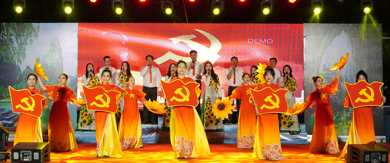 Bố Trạch: Giao lưu văn nghệ chào mừng ngày lễ lớn của đất nước