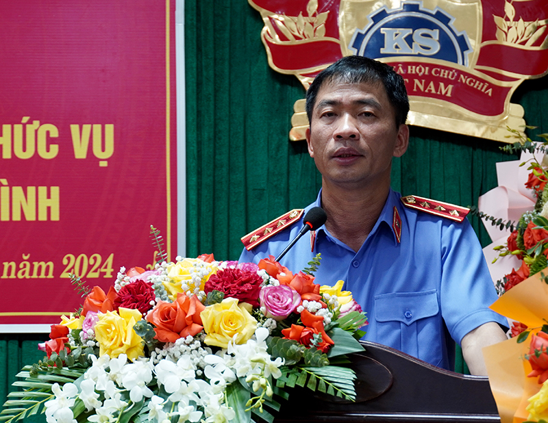 Đồng chí Nguyễn Duy Giảng, Phó Viện trưởng Viện KSND tối cao phát biểu giao nhiệm vụ cho tân Phó Viện trưởng Viện KSND tỉnh