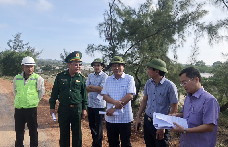 Lãnh đạo UBND tỉnh đi kiểm tra, đôn đốc tiến độ các dự án đầu tư công trên địa bàn huyện Lệ Thủy.