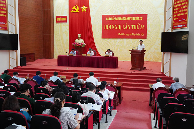 Toàn cảnh hội nghị BCH đảng bộ huyện Minh Hóa lần thứ 36.