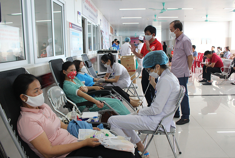 Điểm hiến máu cố định được đặt tại Khoa Sinh hóa-Huyết học-Truyền máu, Bệnh viện hữu nghị Việt Nam-Cuba Đồng Hới.