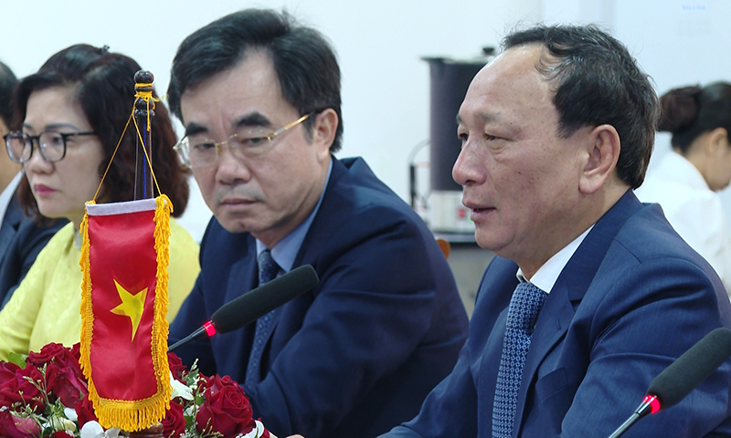 Đồng chí Phó Bí thư Thường trực Tỉnh ủy, Chủ tịch HĐND tỉnh Trần Hải Châu, phát biểu tại buổi hội đàm.