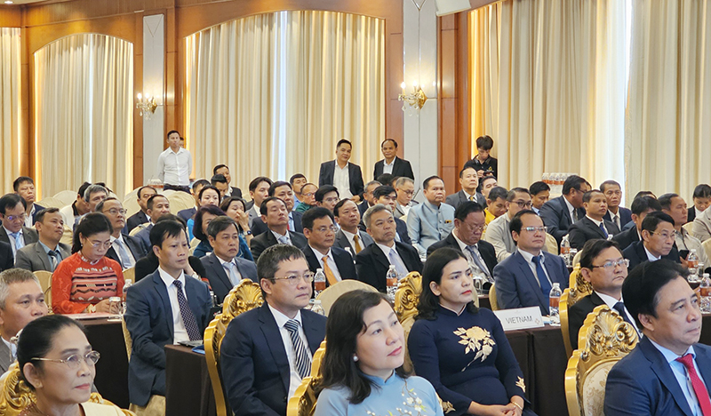 Đồng chí Phó Chủ tịch UBND tỉnh Phan Phong Phú tham dự “Diễn đàn hợp tác Thương mại, Đầu tư và Du lịch thúc đẩy “Hành lang kinh tế Đông Tây và Tam giác phát triển LCV”.
