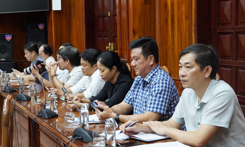  Các đại biểu tham dự buổi họp báo định kỳ tháng 4.