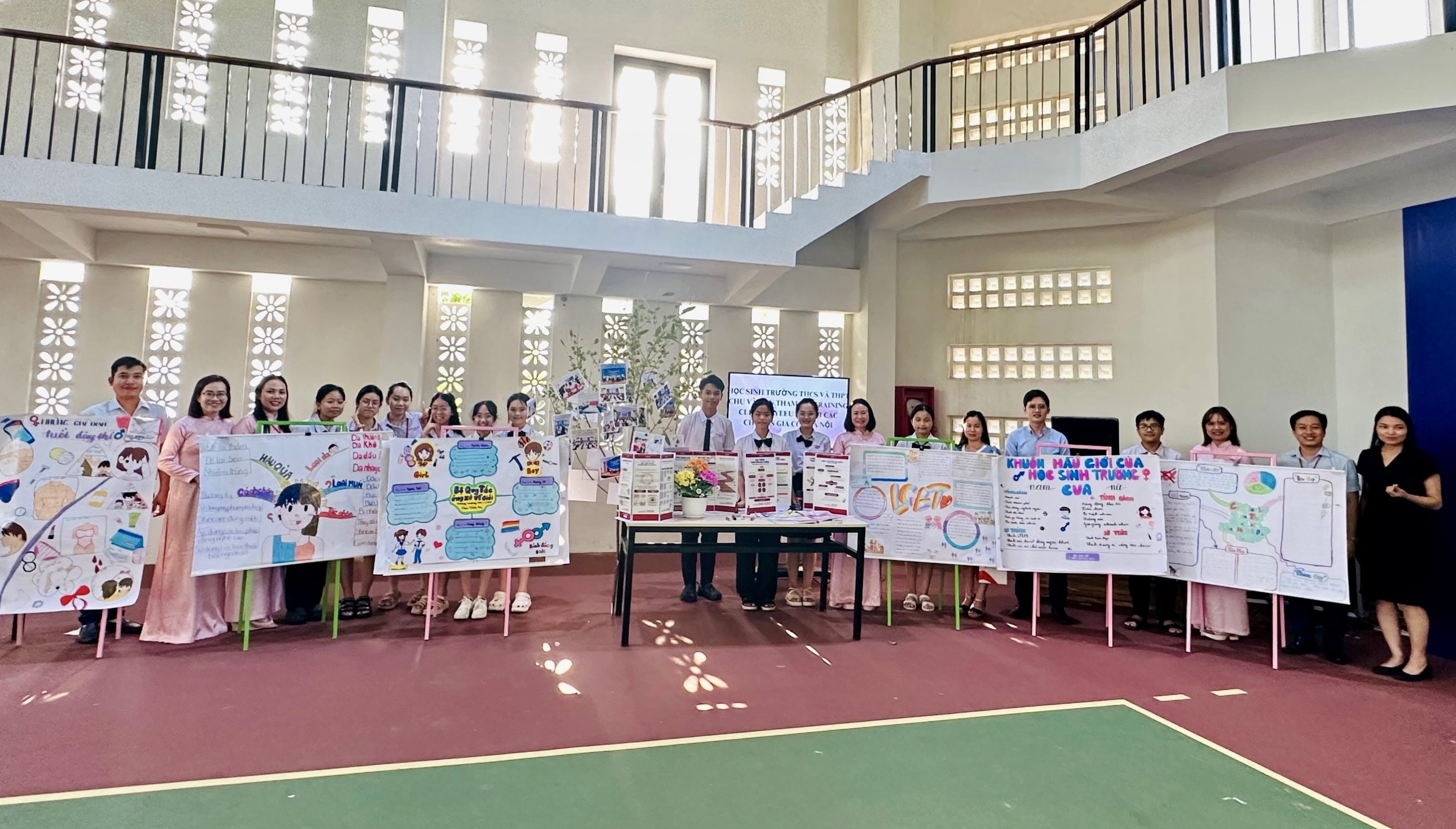 Tham gia dự án “Mô hình CLB Teenyeeu 24h”, các học sinh Hệ thống giáo dục Chu Văn An đã có những hoạt động ý nghĩa, bổ ích 