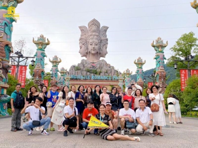 Đoàn du khách tour 5 ngày 4 đêm của Saigontimes Travel
