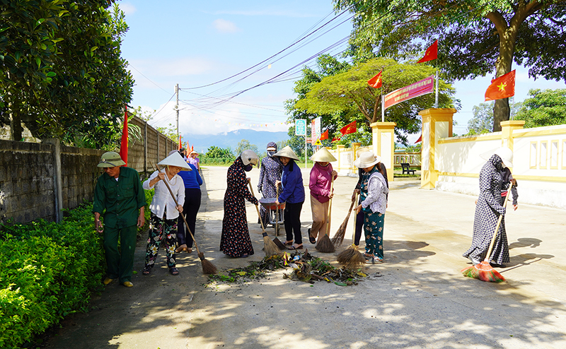 Nhân dân huyện Bố Trạch chung sức xây dựng nông thôn mới.