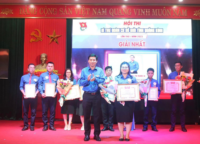 Chị Hoàng Thị Nhân Ái đạt giải nhất Hội thi Bí thư đoàn cơ sở giỏi cấp tỉnh lần thứ I năm 2023