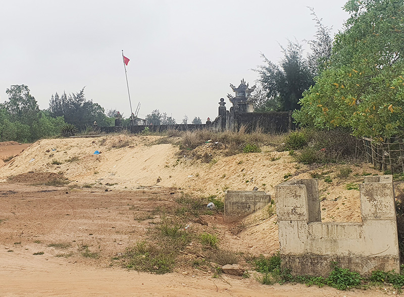 Việc di dời lăng mộ thuộc phạm vi thực hiện dự án trên địa bàn xã Bảo Ninh phải phù hợp các quy định hiện hành và điều kiện thực tế của địa phương.