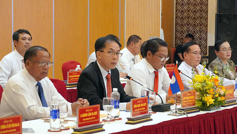Đồng chí Bí thư, Tỉnh trưởng tỉnh Sả-lạ-văn Đao-vông Phon-kẹo phát biểu tại buổi hội đàm
