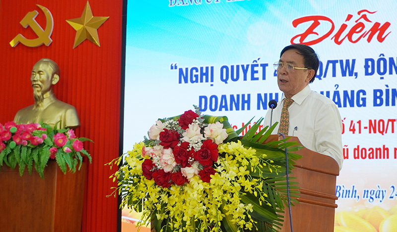 Chủ tịch Hội DN tỉnh Lê Thuận Văn phát biểu tại diễn đàn.