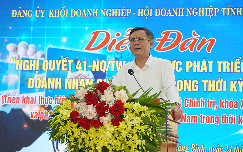 Đồng chí Phó Bí thư Tỉnh ủy, Chủ tịch UBND tỉnh Trần Thắng phát biểu chỉ đạo tại diễn đàn.