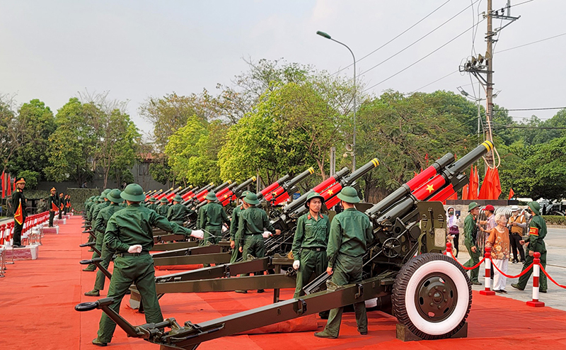 Lực lượng pháo binh tập duyệt chuẩn bị cho ngày đại lễ