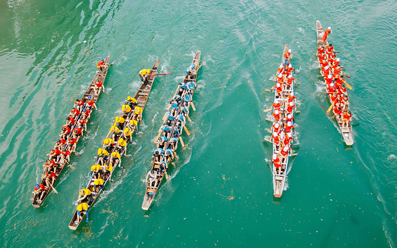 Lễ hội đua thuyền trên sông Son góp phần bảo tồn giá trị văn hóa truyền thống, quảng bá tiềm năng du lịch Bố Trạch.