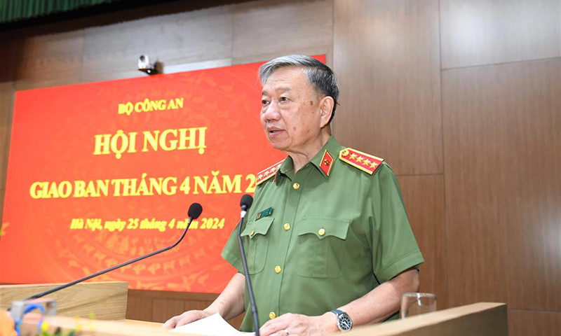 Bộ trưởng Tô Lâm phát biểu kết luận hội nghị giao ban.