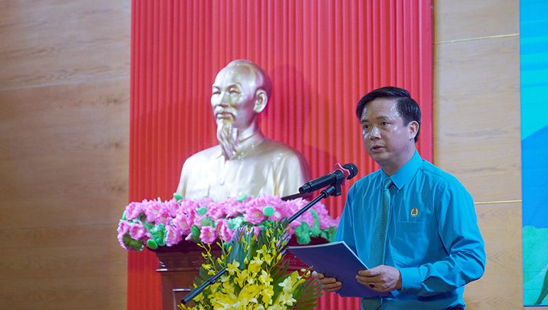 Đồng chí Chủ tịch LĐLĐ tỉnh Phạm Tiến Nam phát biểu tại lễ phát động