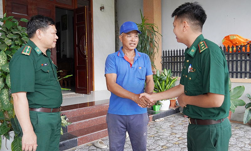 Vững tin trước… biển