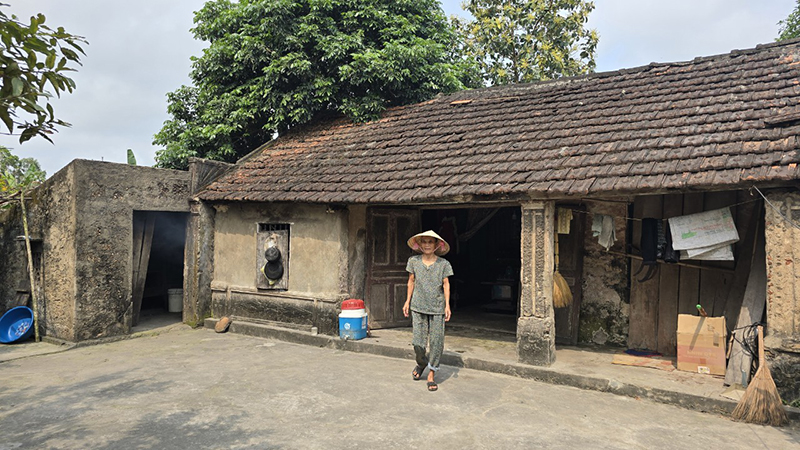 Ngôi nhà của bà Đàm Thị Ninh (81 tuổi) ở thôn Hùng Sơn (Quảng Kim) đã được xây dựng đã trên 60 năm.