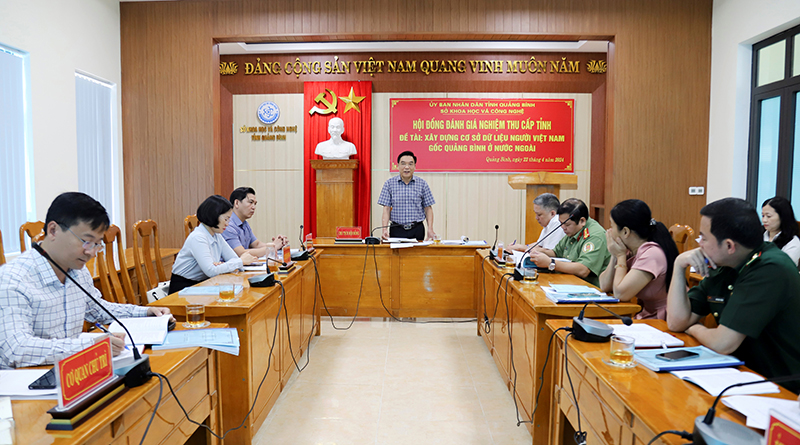 Giám đốc Sở Khoa học và Công nghệ Nguyễn Trần Quang, Chủ tịch Hội đồng Khoa học nghiệm thu nhiệm vụ chủ trì hội nghị.