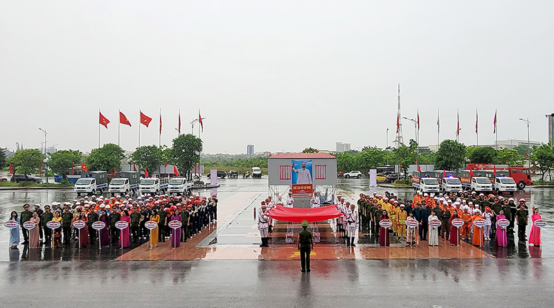 Các đội tham gia hội thi NVCC và CNCH “Tổ liên gia an toàn PCCC” cấp tỉnh năm 2024