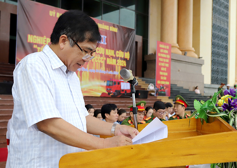 Đồng chí Đoàn Ngọc Lâm, Phó Chủ tịch Thường trực UBND tỉnh  phát biểu khai mạc hội thi