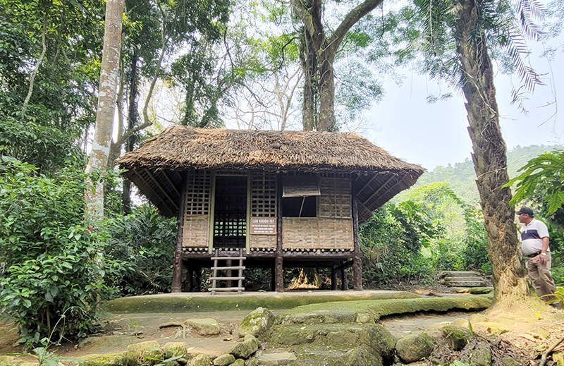 Lán Khuôn Tát, nơi Đại tướng tạm biệt Bác Hồ trước khi lên đường đi Chiến dịch Điện Biên Phủ.