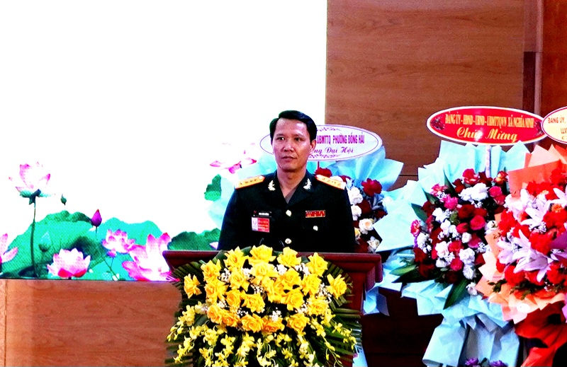 Chính ủy Bộ Chỉ huy Quân sự tỉnh Đinh Xuân Hướng phát biểu chỉ đạo tại đại hội.