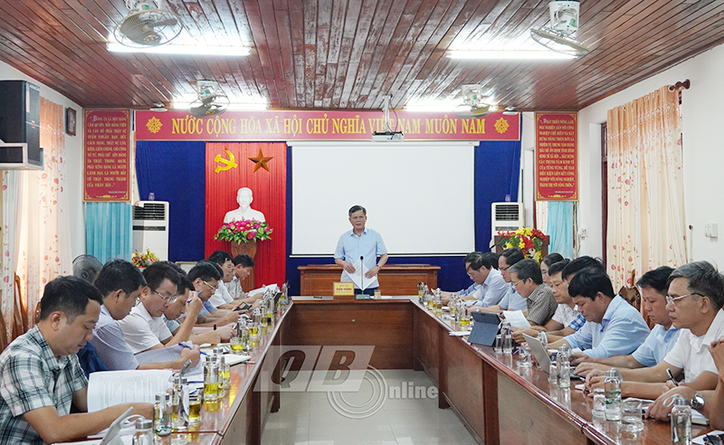 Ảnh: Đồng chí Chủ tịch UBND tỉnh Trần Thắng phát biểu kết luận tại buổi làm việc.