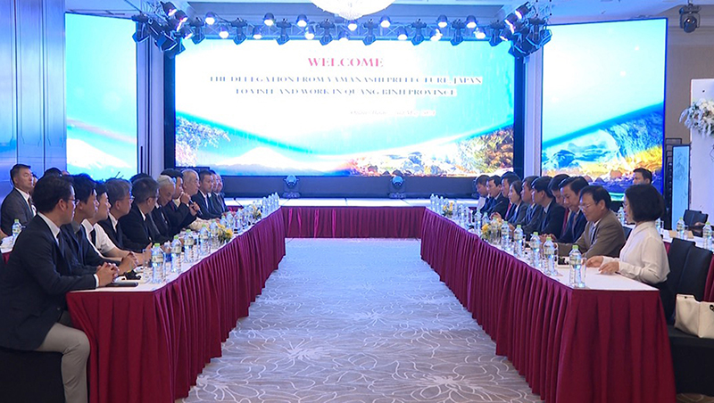 Quang cảnh buổi làm việc.
