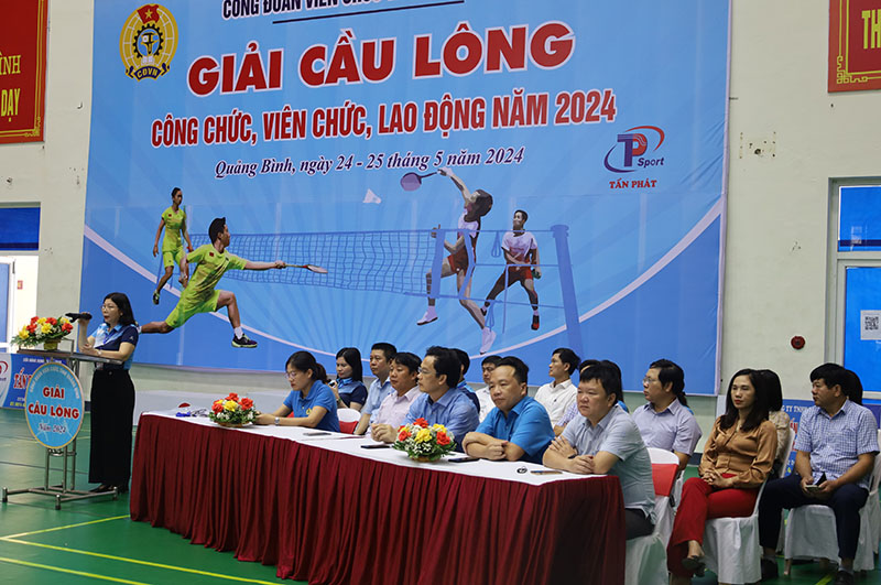 Quang cảnh lễ khai mạc giải.