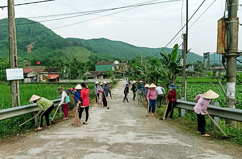 Người dân Tuyên Hóa chung tay bảo vệ môi trường.