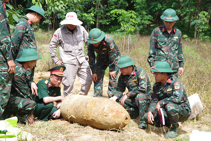 Qủa bom