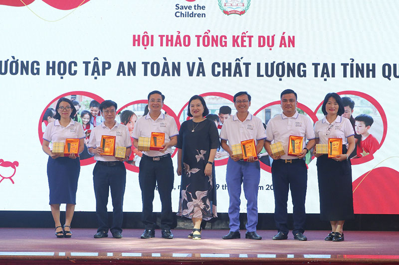 Vinh danh những tập thể, cá nhân đã đóng góp cho dự án