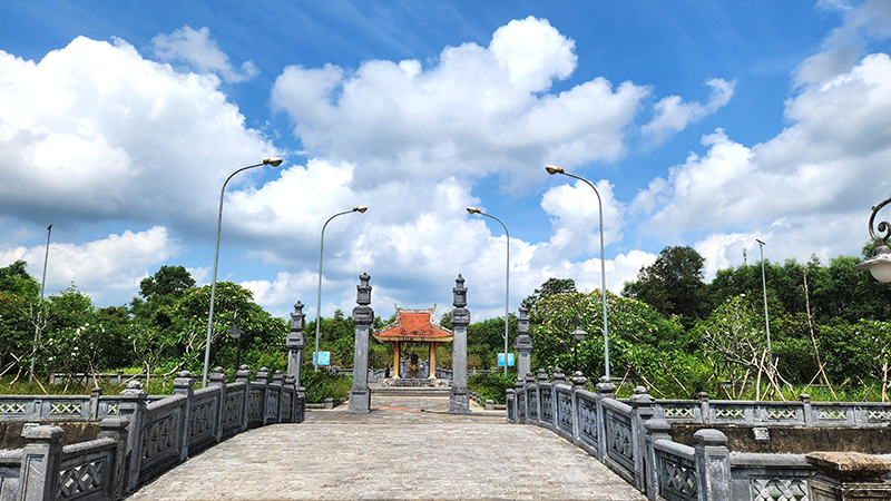 Nơi an nghỉ vĩnh hằng của Chưởng cơ Lễ Thành Hầu Nguyễn Hữu Cảnh tại xã Trường Thủy (Lệ Thủy).