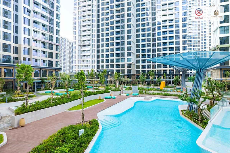 Cây xanh kết hợp với hồ bơi Resort tại nên môi trường sống chất lượng cho cư dân
