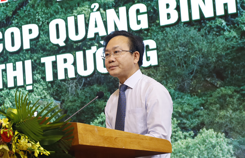 Đồng chí Phó Chủ tịch UBND tỉnh Hoàng Xuân Tân phát biểu tại hội nghị.