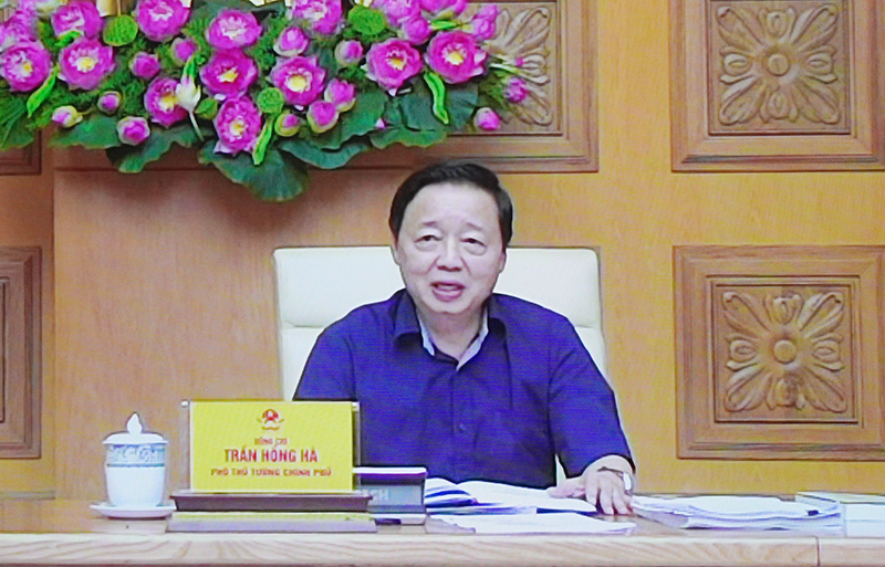 Đồng chí Phó Thủ tướng Trần Hồng Hà chủ trì hội nghị.