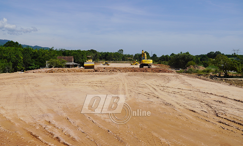 Tuyến đường cao tốc Bắc Nam đi qua địa bàn thị trấn Nông trường Việt Trung (huyện Bố Trạch).