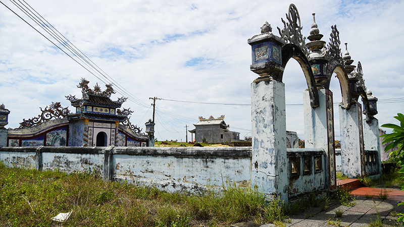 Khu lăng mộ của dòng họ Trương Văn xã Nhân Trạch (Bố Trạch).