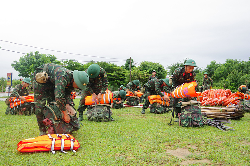 Báo động kiểm tra công tác sẵn sàng phòng, chống lụt bão là nhiệm vụ thường xuyên của cán bộ, chiến sĩ LLVT tỉnh trước mùa mưa bão.