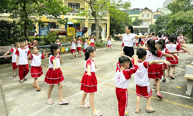 Hoàn thiện hành lang pháp lý bảo vệ nhà giáo