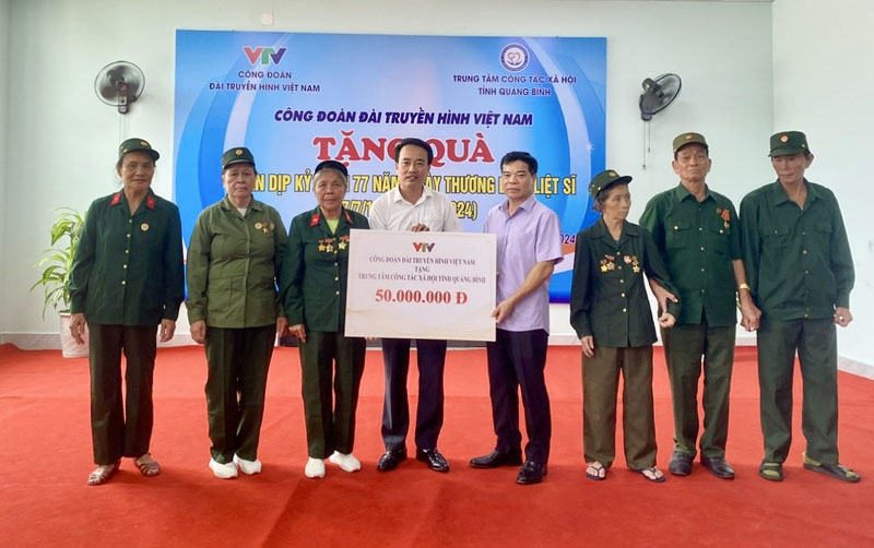 Công đoàn Đài Truyền hình Việt Nam thăm Trung tâm Công tác xã hội tỉnh