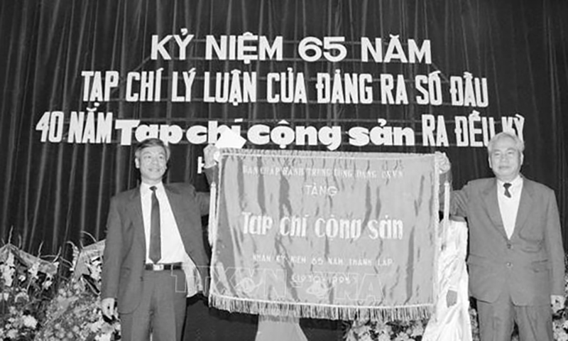 Tổng Bí thư Nguyễn Phú Trọng-Người thầy gần gũi và sâu sắc của những người làm báo