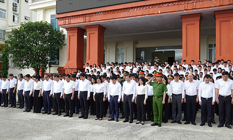 Cán bộ, nhân dân Quảng Bình nghẹn ngào tiễn đưa Tổng Bí thư Nguyễn Phú Trọng