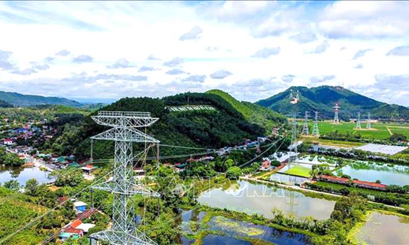 Phấn đấu hoàn thành đường dây 500kV mạch 3 dịp kỷ niệm Cách mạng tháng Tám và Quốc khánh 2/9