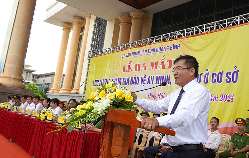 Đồng chí Phó Chủ tịch Thường trực UBND tỉnh Đoàn Ngọc Lâm phát biểu tại buổi lễ.