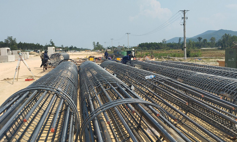Nhà thầu thi công đường bộ cao tốc Bắc-Nam.