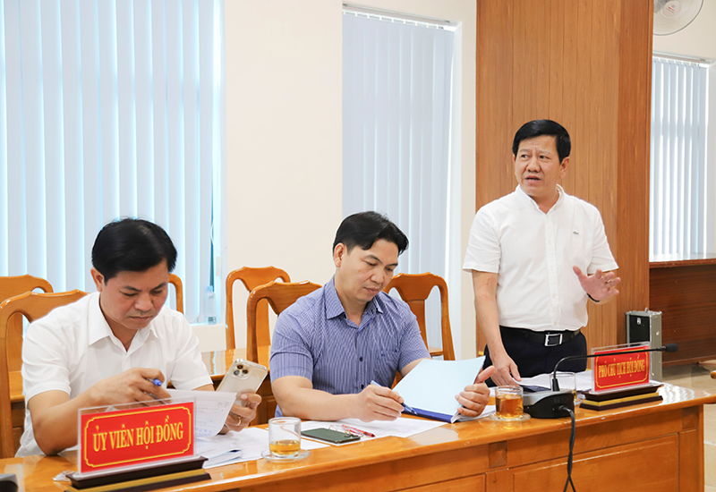 Đại diện Hội đồng Khoa học phát biểu ý kiến.