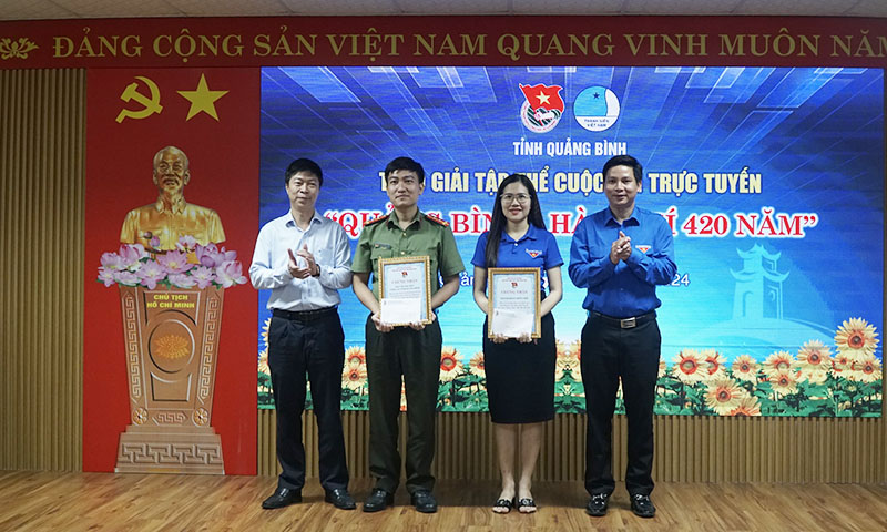Tỉnh đoàn đã trao 2 giải tập thể cho các đơn vị xuất sắc trong cuộc thi trực tuyến “Quảng Bình hào khí 420 năm”