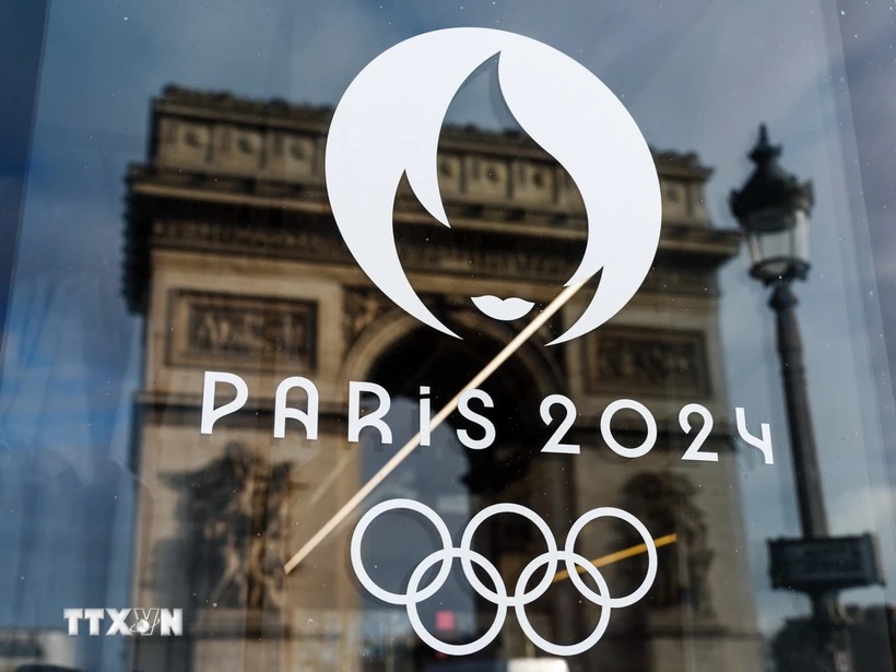 Biểu tượng Olympic và Paralympic 2024 tại Paris, Pháp. (Ảnh: AFP/TTXVN)